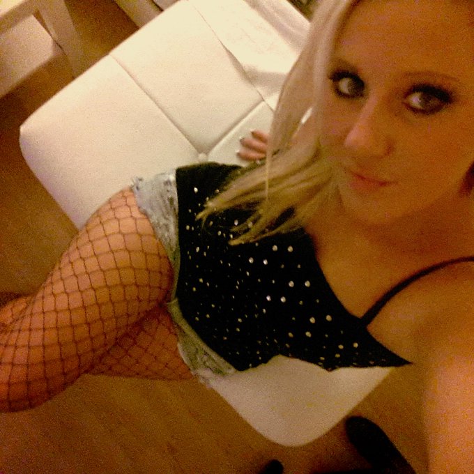 Hey S&uuml;&szlig;er ich w&uuml;nsche dir einen geilen Freitag :) Bald ist Wochenende :)   https://t.co/mOTREPaRXP  visit<a href="/tag/online"class="tags"><span>#online</span></a><a href="/tag/camgirl"class="tags"><span>#camgirl</span></a><a href="/tag/livecam"class="tags"><span>#livecam</span></a><a href="/tag/versaut"class="tags"><span>#versaut</span></a><a href="/tag/heiss"class="tags"><span>#heiss</span></a><a href="/tag/geil"class="tags"><span>#geil</span></a>