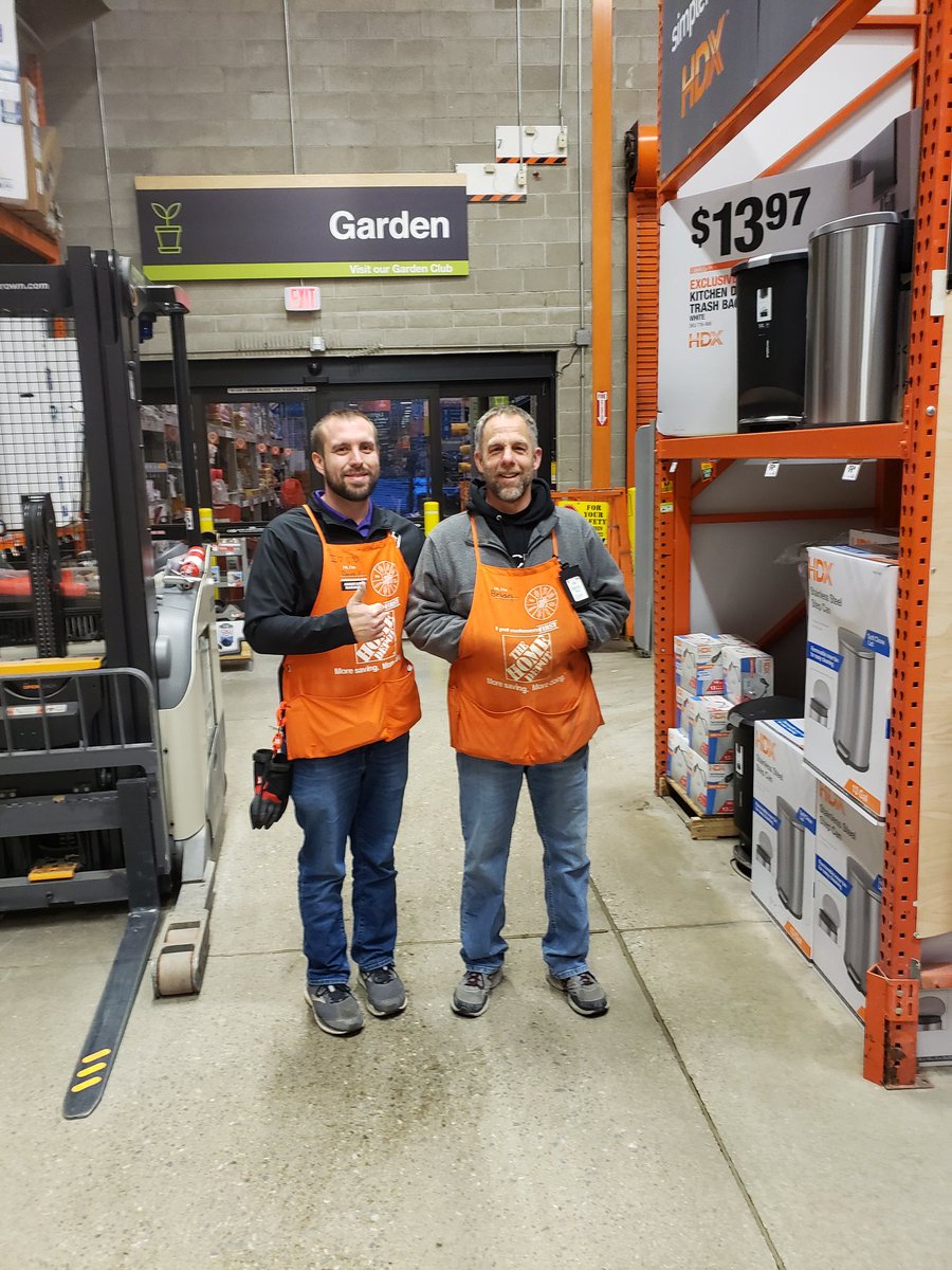 Saying "THANK YOU" to a couple of well-deserving associates during our opening walks.  Great job Brian in D28 for identifying a shrink issue and Allistair for nailing all four Safety Matters Principles! <a href="/HomeDepot3481/">HD 3481 S Nashua NH</a> <a href="/stephenblethen/">Stephen Blethen</a> <a href="/fmbeaulieu/">Freddie Beaulieu</a> <a href="/SWhitehouse264/">Scott Whitehouse</a>