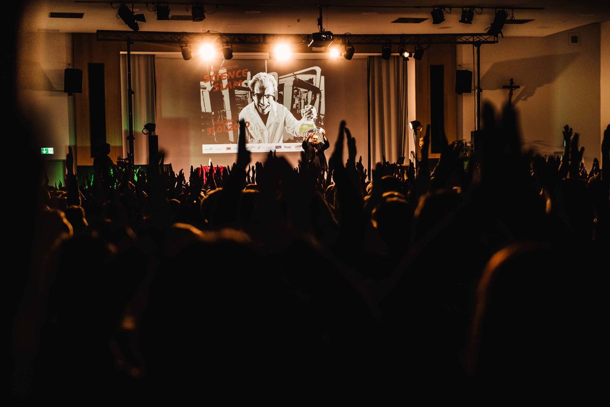Hinter dem Gendorfer Science Slam stecken monatelange Vorbereitungen und viel Leidenschaft: Danke an die zahlreichen Zuschauer und das positive Feedback!🥰 Wir freuen uns schon auf das nächste Jahr!🥳
#gendorfslam #readysteadyslam #scienceslam #teamwork #teamspirit