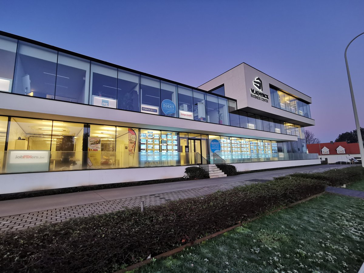 VBC_Tielt's tweet photo. Het was een prachtige ochtend voor een productieve werkdag!
#Vlaemynck #VBC #Teamwork #Vlaemynckbusinesscenter #Tielt https://t.co/a4a4hxoAIN