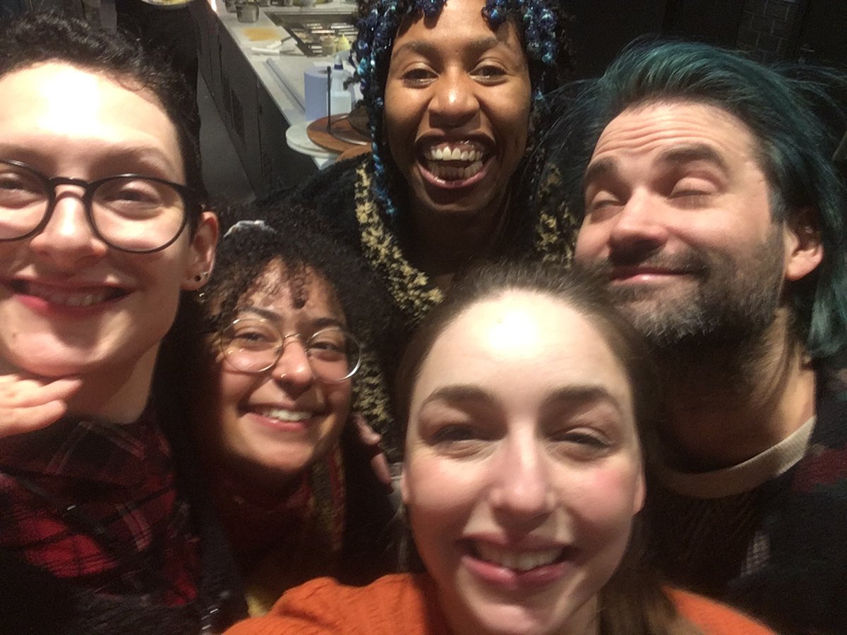 celinelowenthal's tweet photo. Cute n nerdy accidental #DivineProportions reunion yesterday! 🥰💖
Me & @MBethMorossa were plotting our Cabaret & Drag Lab Late, & found these lovely lot plotting Drink the Kool Aid, both #VAULTLates programmed by our vault mama @LauraDrakeC!
Sometimes Waterloo is NICE ☺️ https://t.co/mrnRTgV9vE
