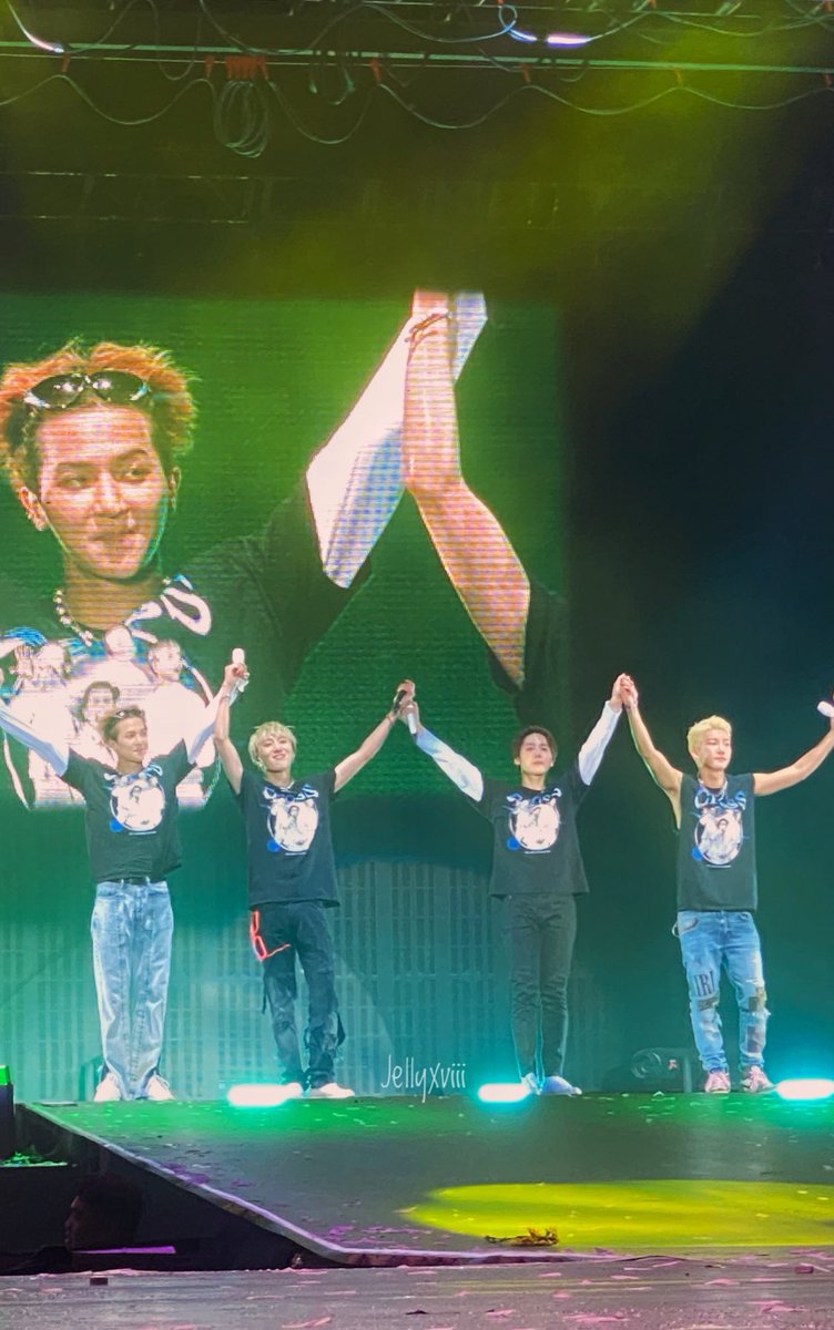 jellyxviii's tweet photo. I know it’s for the best...but I can’t help feeling sad cos idk when I’ll see you as 4 again. My best 4 boys. I love you. 😘 #winner4ever #위너 https://t.co/ilGJPRWKC1