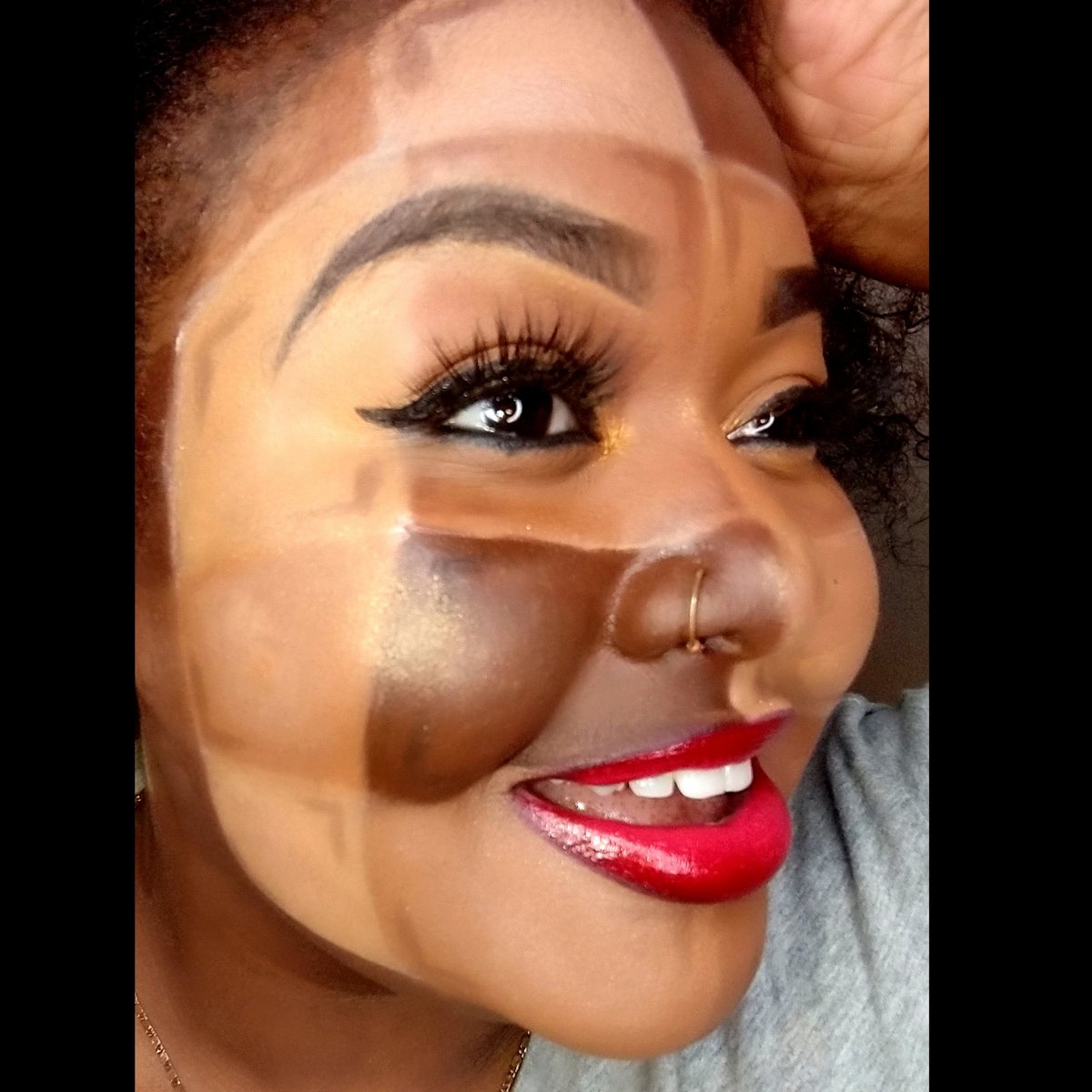 So_RizMatic's tweet photo. Oh baby .... We celebrate EVERY Shade✊🏽✊🏾✊🏿
Our Black #BEEN Beautiful 👑
Happy Black History Month Beauties ❤️
#RizzyGlam On IG
February Bookings available💄
Creative beats , Glam &amp; soft glams https://t.co/IR5wfKcRm7