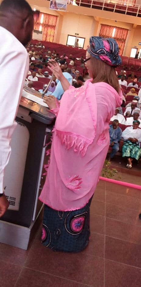 PogsassUnilorin's tweet photo. You are the future of our country. And you must start today-- Sen. Gbemi Saraki to the Youths at #PGPersonalityLecture organised by @PogsassUnilorin https://t.co/3RRWssNbdm