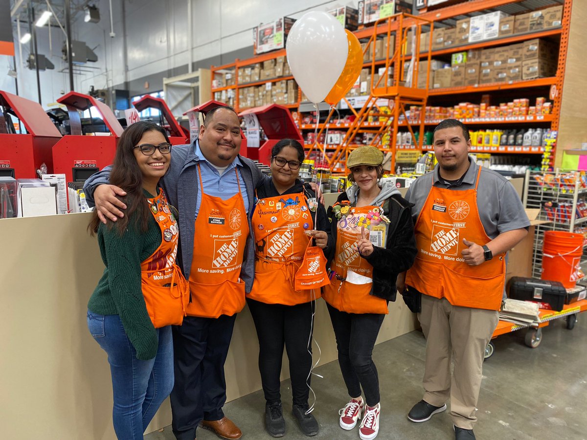 Keep on kickin butt Yashmani! Congrats on Cashier of the Month! You rock!