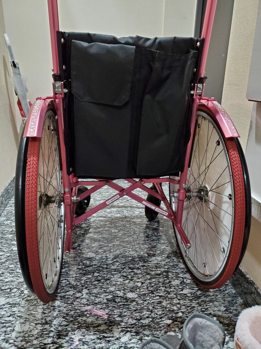 いくちゃん Orihimeパイロット デビュー いく鳥 車いすデコりました Part2 押し手のところは すぐ剥がれてしまったので 泥除けのところに貼ってみました 自分からは見えない 今回もseriaのシールです 車イス女子 おしゃれ車イス いくちゃん Orihimeパイロット デビュー いく鳥 車いすデコりました Part2 押し手のところは すぐ剥がれてしまったので 泥除けのところに貼ってみました 自分からは見えない 今回もseriaのシールです 車イス女子 おしゃれ車イス