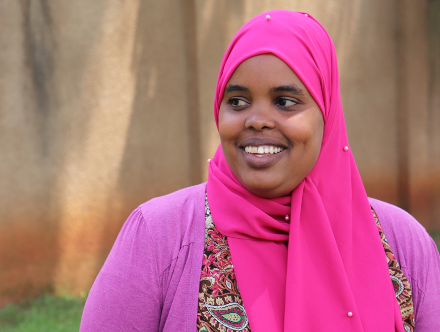 DefendDefenders's tweet photo. Meet our Human Rights Defender of the Month: Faiza Abdi Mohamed!

The activist from #Somalia has promoted human rights for a decade. “I’ve lost so many of my friends due to cruelties, so I can’t keep quiet,” she says.

We applaud your work, Faiza! 🙌🏿🙌🏿
➡️ https://t.co/uN8R9pQXfz https://t.co/SR8fhrbM30