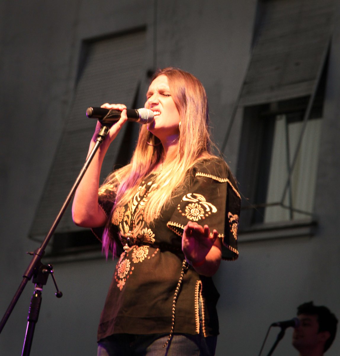 Un registro de lo que fue el sábado pasado en #escenarioacieloabierto en la Plaza de Morón. Hermosa noche. Gracias @MunicipioMoron, músicos y a los que se acercaron. Ph: Ramiro González