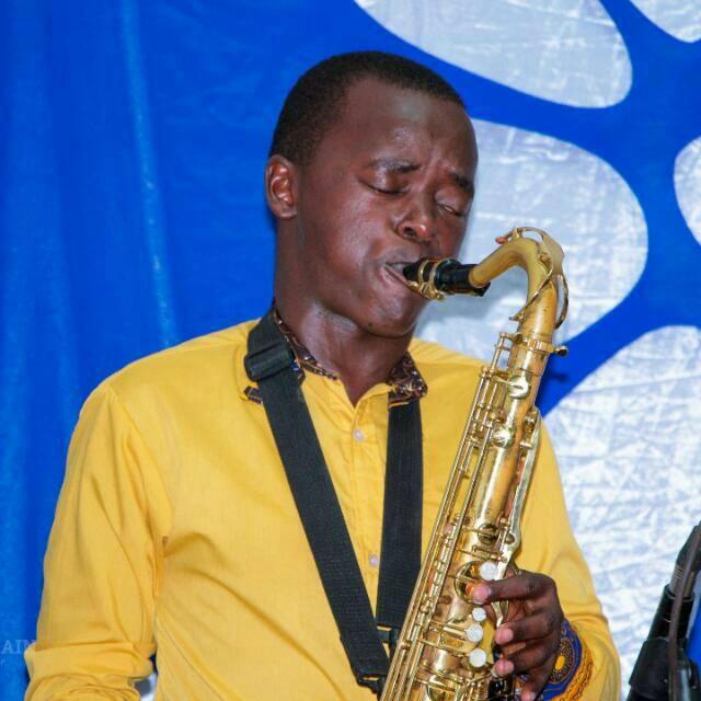 OldMutualZW's tweet photo. Catch @DjDollarbill263  THATDJ with Vusa on SAX &amp; Bridges on percussion this Sunday at the #HarareMarathon at Old Georgians Sports Club

RT and tag someone who needs to turn up this #Sunday with you 
#SunshineRace
#DoGreatThingsEveryDay https://t.co/6Dl3m6yHlb