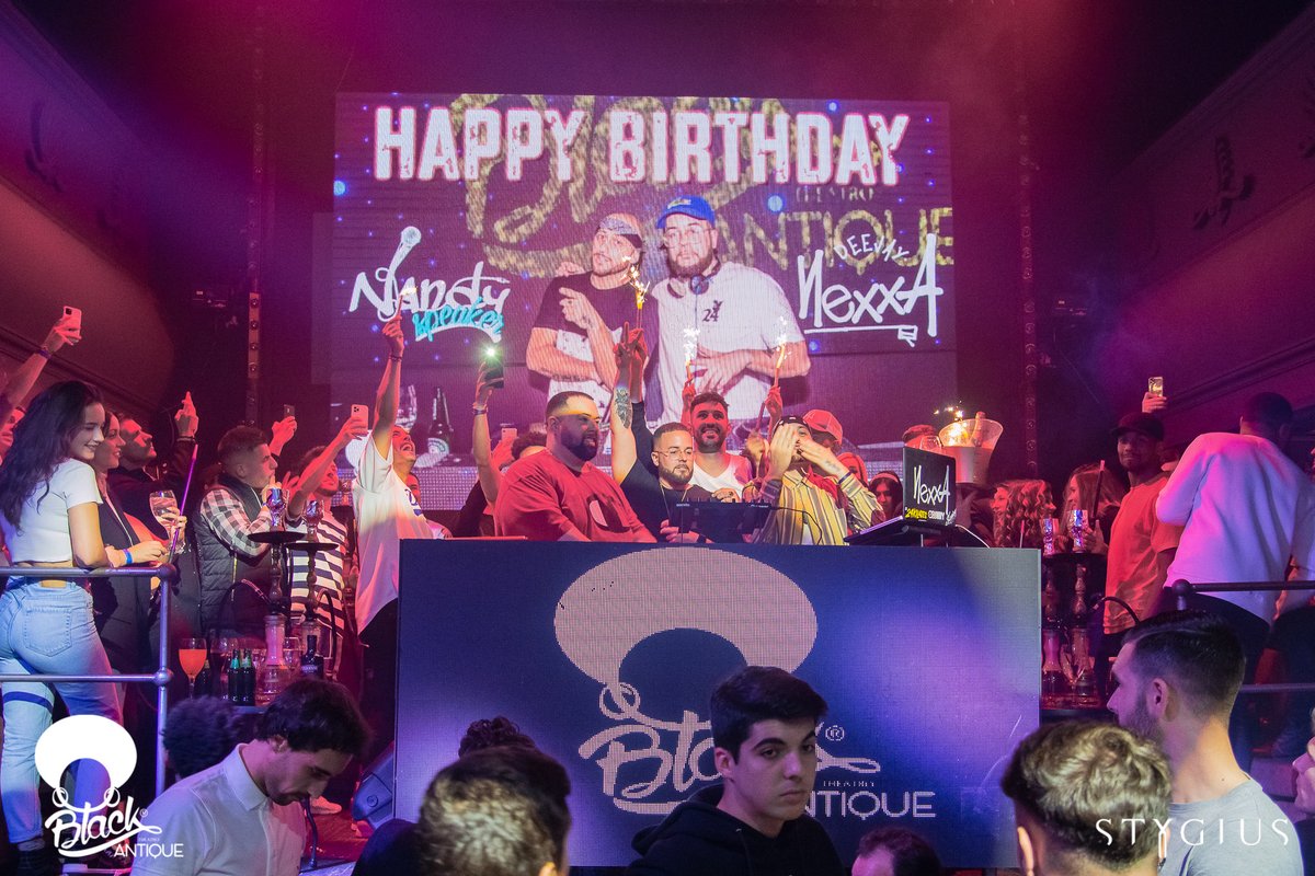 StygiusFluid's tweet photo. Por si te perdiste la la última #BlackParty en @AntiqueTheatro, te dejamos unas fotos para que veas el fiestón que nos montamos por el cumple de @djnexxa y #NandySpeaker. 🎉🎊

#BenditoMomento💙 https://t.co/HPv6aNgjzp