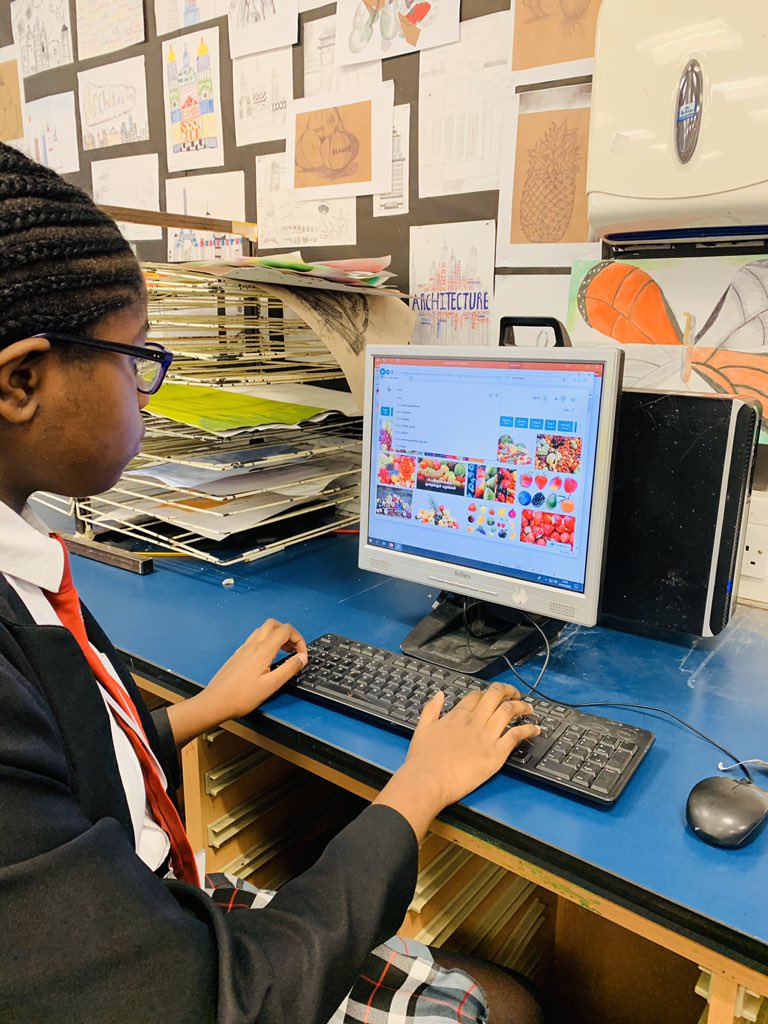 stmarysart's tweet photo. Year 9s creating their โFood Glorious Foodโ mood boards. Cupcakes, pasta and burgers. Productive and fun Friday lesson, thatโs how we roll in the Art Department...#AspireChallengeSucceed #Artmatters #StMarysWay https://t.co/hZNnSn4fQL