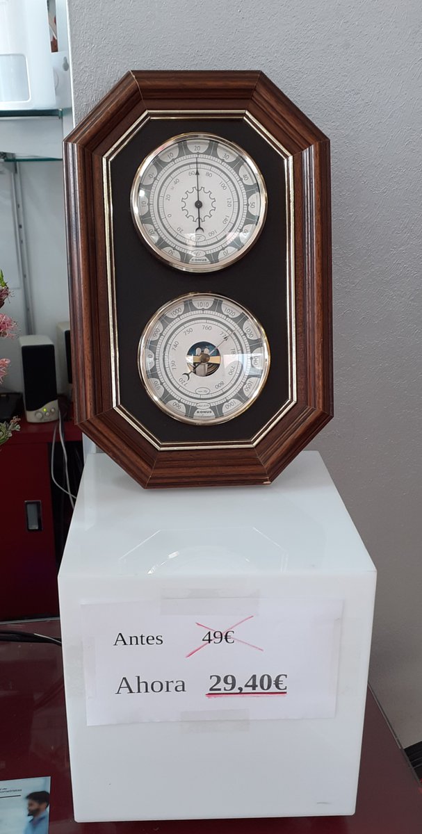 FederopticosEst's tweet photo. Haz un regalo original y práctico. Estación meteorológica interior de madera por sólo 29,40€ https://t.co/quQThTgOJm