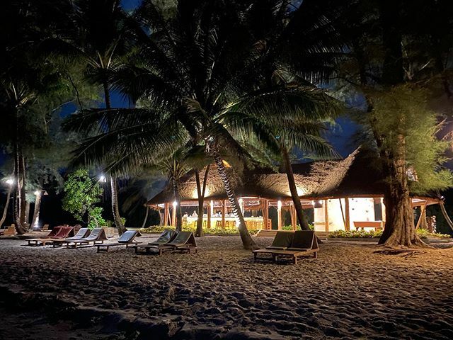 parkerkerry's tweet photo. The Never Bar is a delicious oasis of frozen lychee cocktails #SEAsia2020 #Thailand #KohKood https://t.co/2on1JOSaXF