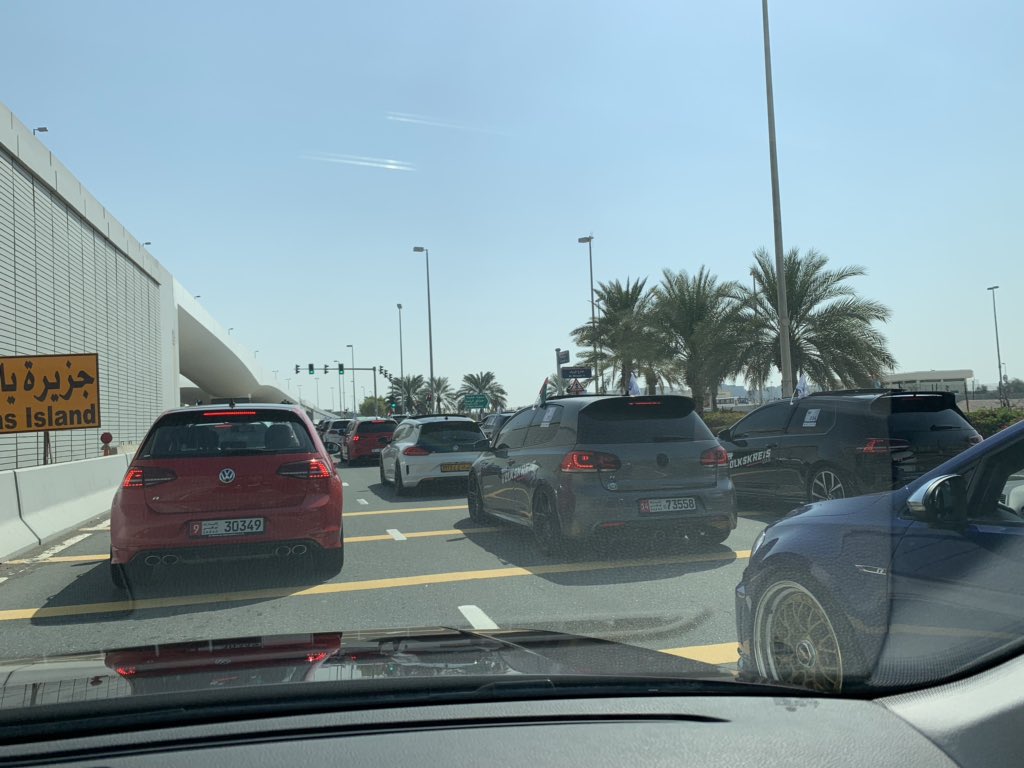Mechanic1553's tweet photo. في أكبر تجمع لملاك سيارات فولكس واجن في الشرق الأوسط
#Dubdrivegcc في أبو ظبي https://t.co/JWW5TzrOTG