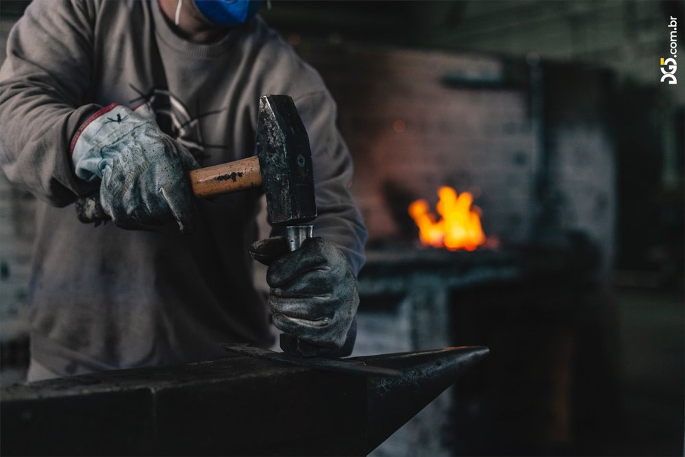 dg5comunicacao's tweet photo. Para terminar a semana com chave de ouro, confira algumas imagens, que foram feitas pela equipe DG5, para o catálogo de produtos da marca Facas Gaúcha. 🔪👏 https://t.co/aBicup3ueH