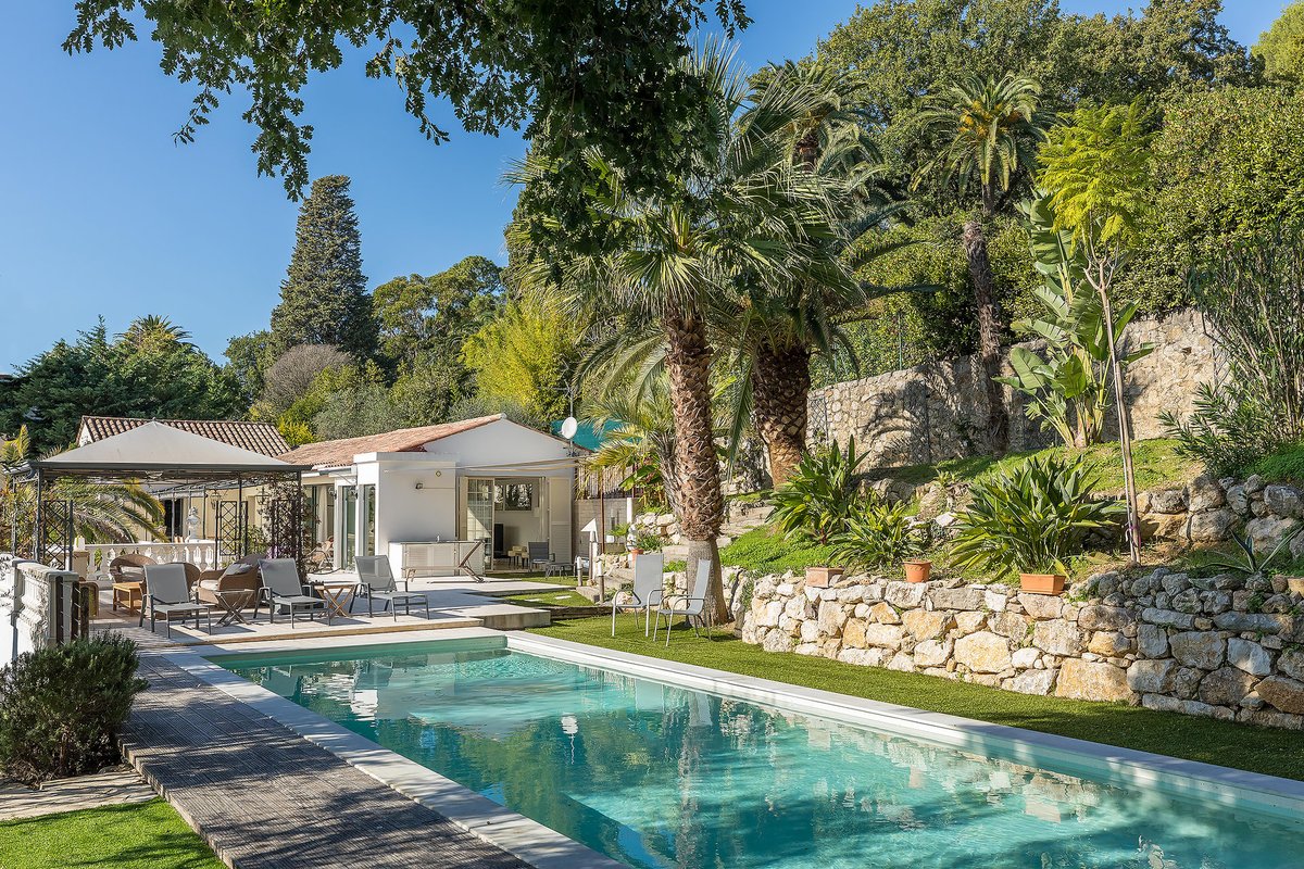 _UniqueLiving_'s tweet photo. High level refurb #villarental in #cannes fit for #moviestar Additional space converted for #entourage &amp; increase #rentalreturn >https://t.co/7HhN7UFTFl Positives &amp; negatives DM #uniqueliving to get full picture #oscars #cannesfilmfestival #mipim #luxuryrental #propertyfinder https://t.co/WJaxSxyWiq