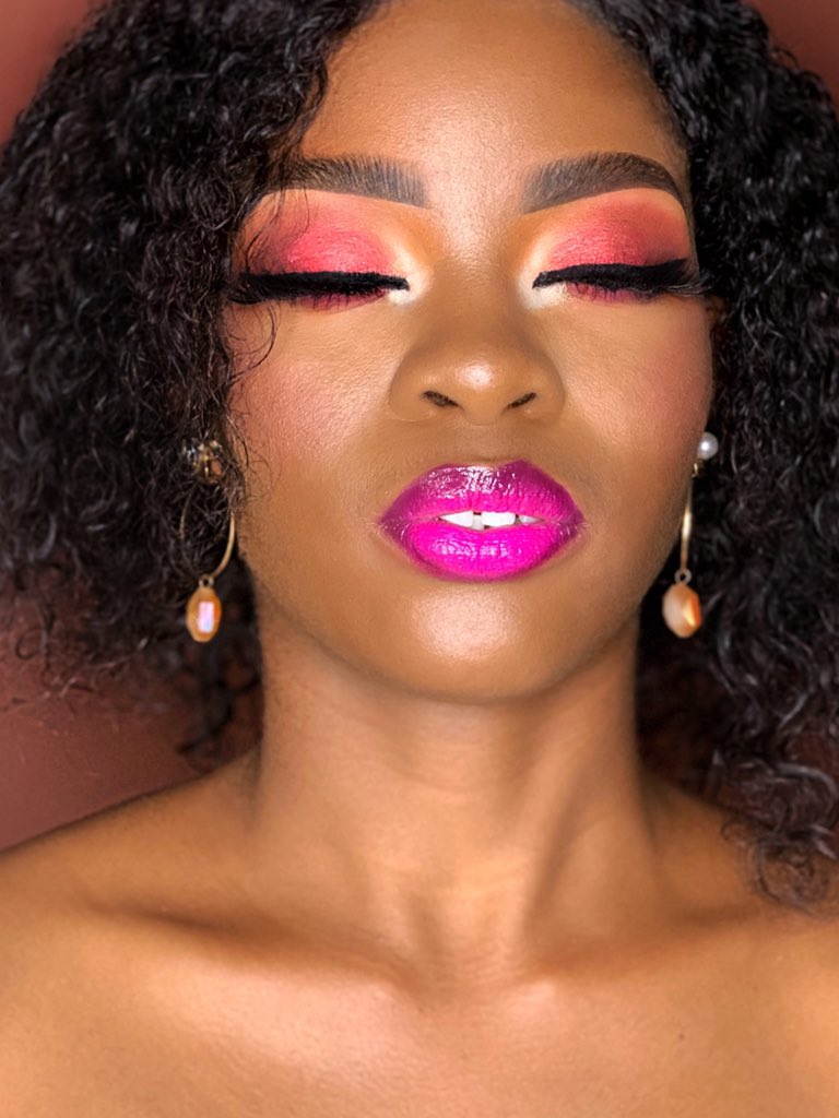 tsemayeokoroh's tweet photo. Let me bless ur morning with this pretty sunshine
Makeup @tsemaye.o
Belle @dma_modellas
#makeupcreators #blackgirlmagic #makeupartists_worldwide #makeupartistinnigeria #makeupartistinlagos #makeupartistontheisland #makeupartistikotun #benefitbrows #makeupformelaningirls https://t.co/aRzzgSgcut