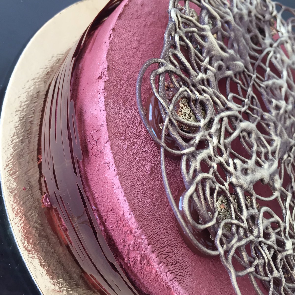GMoncordonbleu's tweet photo. #sodelish #raspberry #chefGrace #coconut #chocolate https://t.co/52KsHHiQgQ