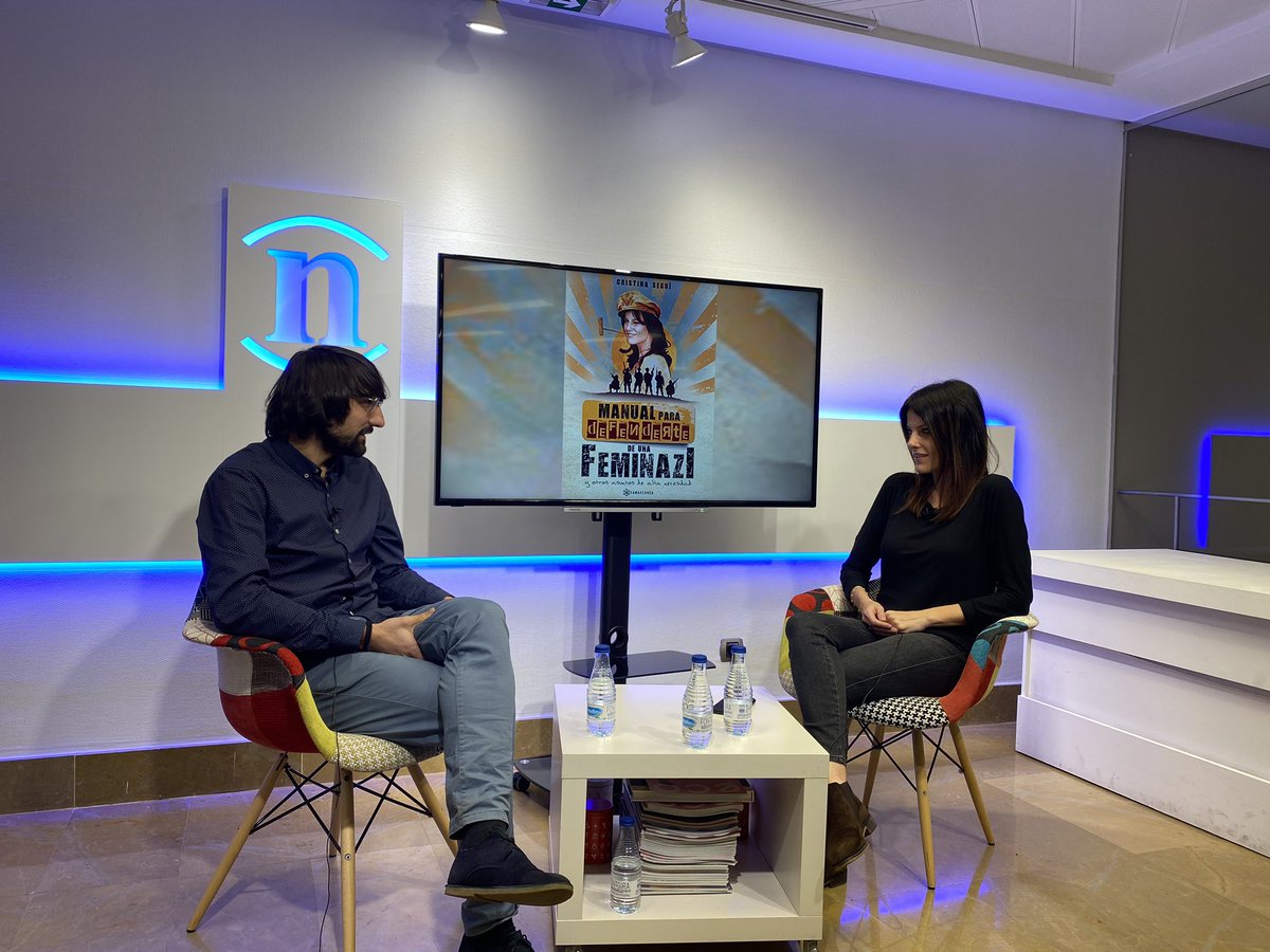 AcLiberal's tweet photo. Seguimos en #León con @cristinasegui para la presentación de su libro y de @acliberalleon.
Ahora mismo en León Noticias. 

‼️ Nos vemos esta tarde a las 20:00 en la cafetería Santo Domingo. https://t.co/4PscB233u2