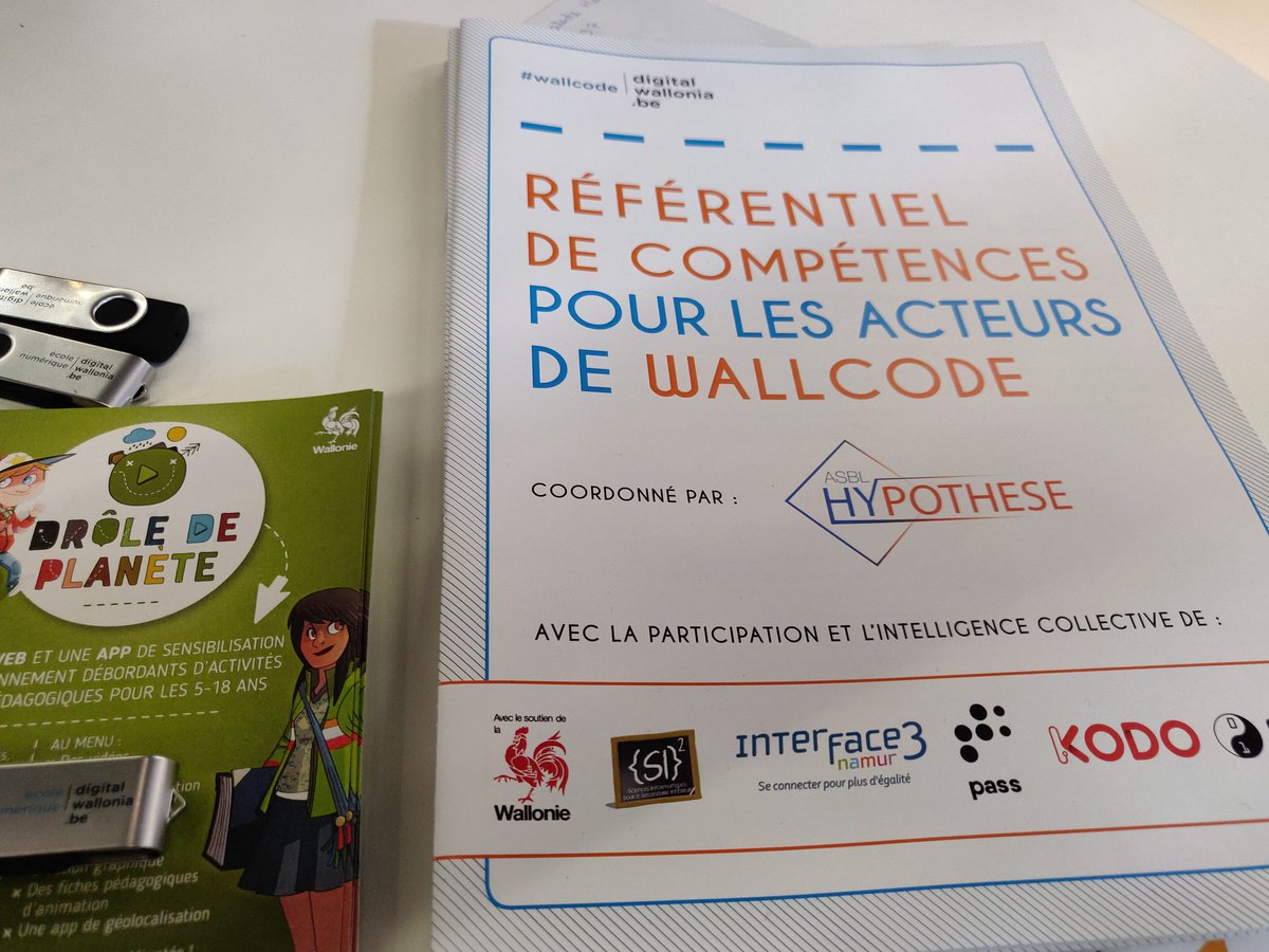 pbalancier's tweet photo. Le carnet #WallCode avec des propositions d'activités d'apprentissage pour initier vos élèves à la logique algorithmique. Parce que les sciences informatiques font partie de intégrante de la culture scientifique #SETT2020 #digitalwallonia #STEM #coding https://t.co/tKnTg8MK5P