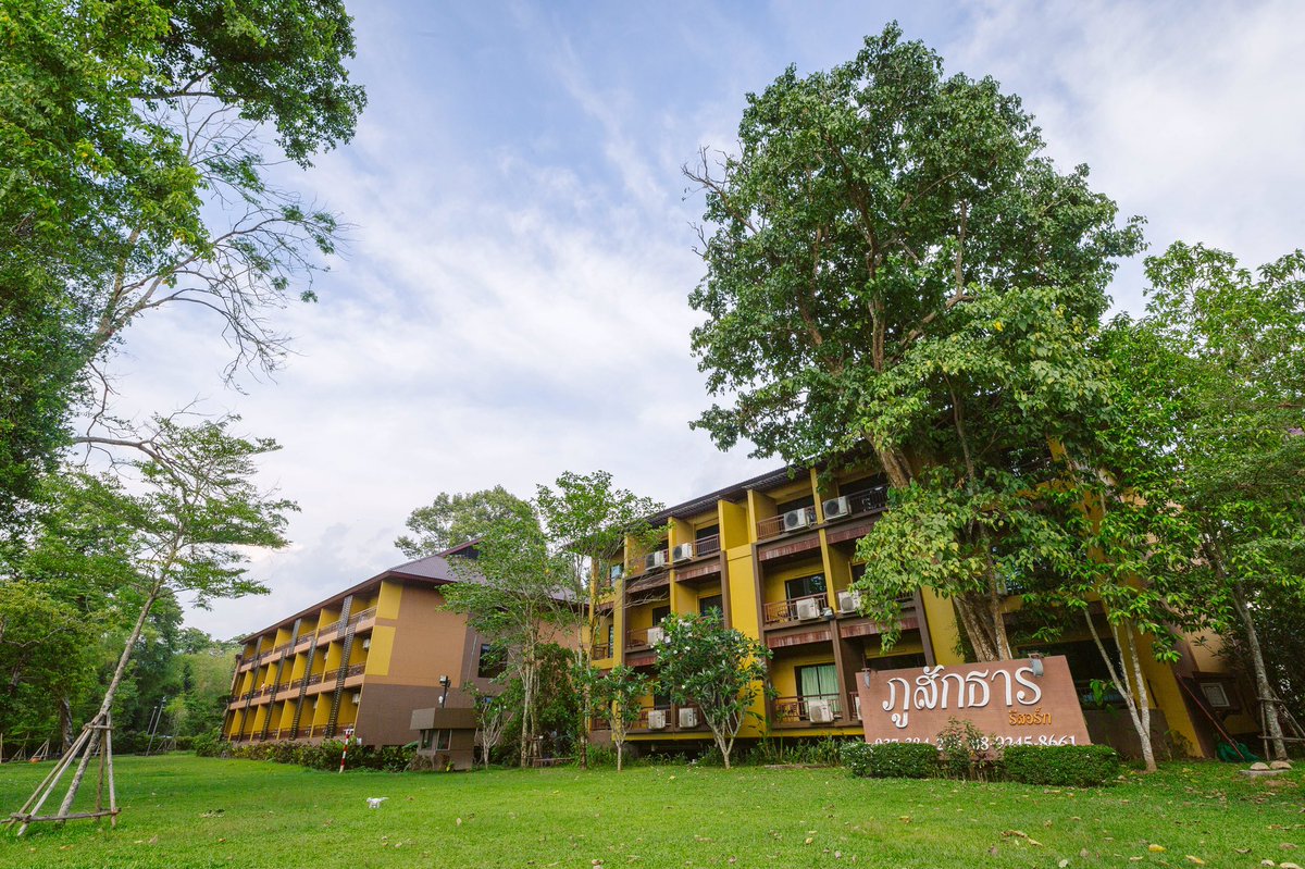 phusakthan's tweet photo. 🌳 ภูสักธารรีสอร์ท จ.นครนายก 🌳
📍 รีสอร์ทสัมมนาติดริมน้ำแก่งสามชั้น
📍 บรรยากาศธรรมชาติ ท่ามกลางขุนเขา
📍 มีห้องพัก 181 ห้อง
📍 ห้องประชุมรองรับได้ถึง 1,400 ท่าน
📍 มีพื้นที่สำหรับทำกิจกรรมกลางแจ้ง
📍 จัดอบรม/ประชุม/งานเลี้ยงสังสรรค์
#ภูสักธารรีสอร์ท
#รีสอร์ทนครนายก 
#นครนายก https://t.co/xZkd8Totwe