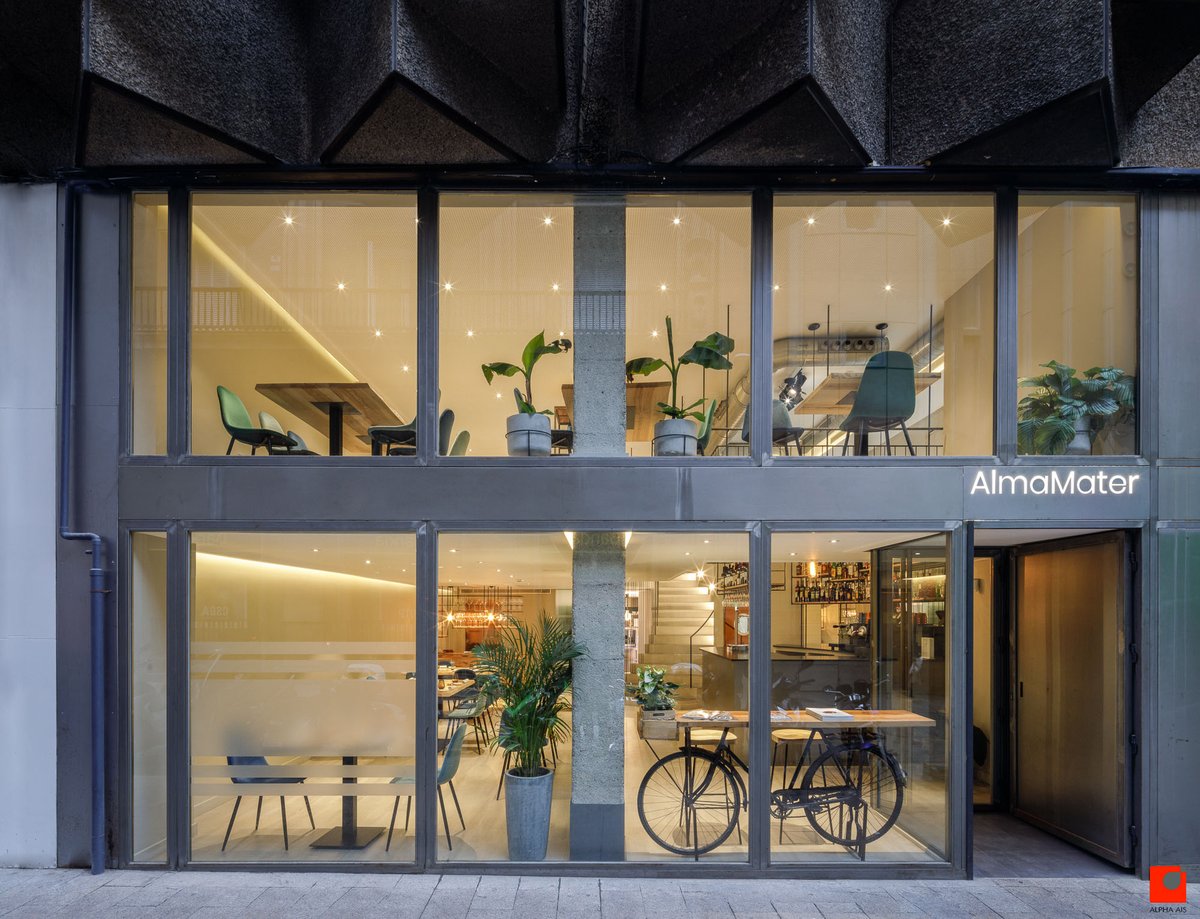 Os mostramos las primeras imágenes de nuestro último proyecto de un restaurante en #Murcia (España).

We show you the first images of our latest project of a restaurant in Murcia (Spain).

Foto <a href="/fernando_alda/">Fernando Alda</a> 

#architecture #restaurante #restaurant #facade #chef