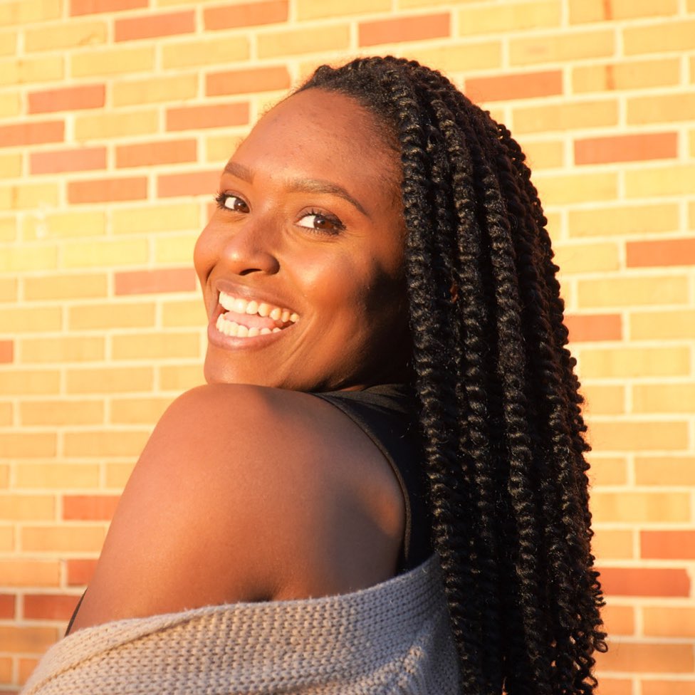 Influenster's tweet photo. Check out Brandy ✨shining ✨with her new @Origins Pretty in Bloom Foundation! This skin-caring, 24-hour wear foundation delivers silky coverage & naturally radiant, petal-smooth skin. 🌸Tag a friend you think should try this foundation! #originstribe
https://t.co/1AaeNZudrP https://t.co/0rRyTQnqEV
