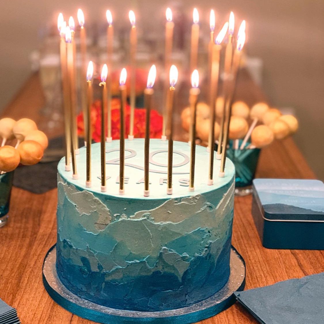 MelanieLampro's tweet photo. It's been a super-busy week for Head Office at #TempleSpa!
20th #birthday celebrations in full swing and now a leadership #weekend in #London at @WaldorfHilton_ - and we get to call this sort of thing work... 🍾🥂
#SpaToGo #LoveWhatYourDo #Friyay #LondonIsLovingIt https://t.co/OvHg5MZnth