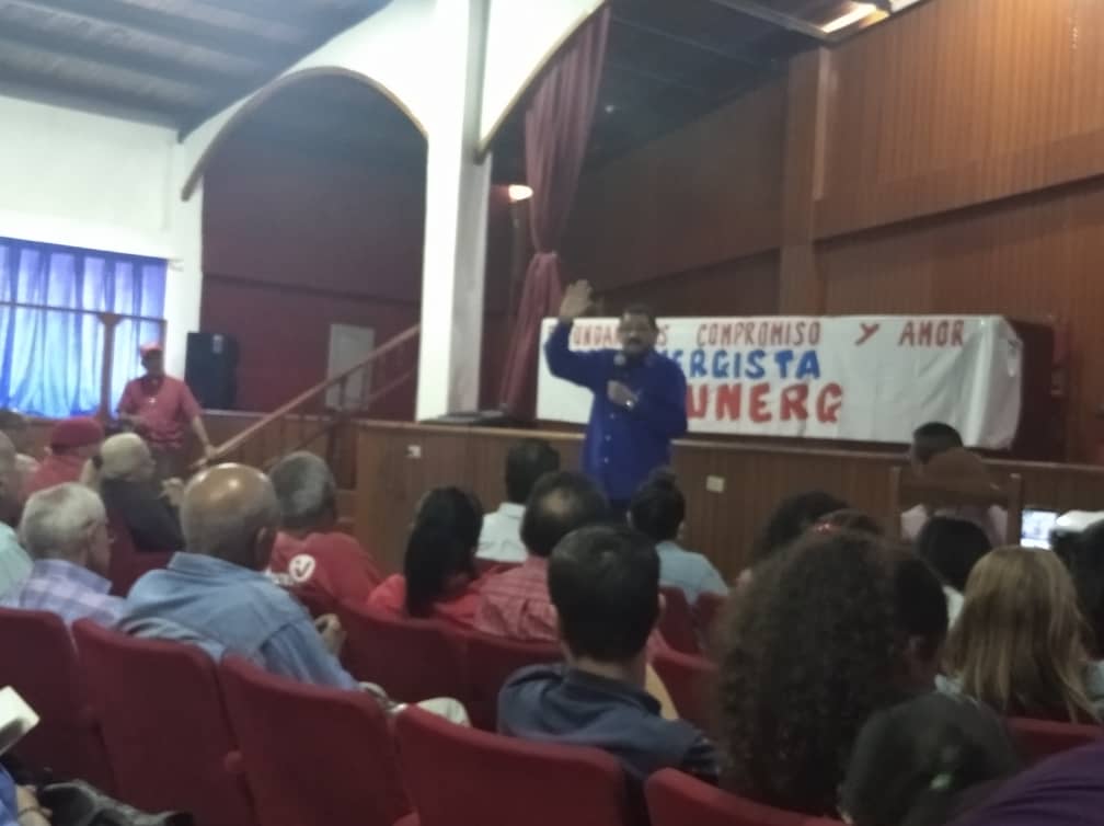 jlberroteran's tweet photo. Tenemos que consolidar este proceso revolucionario. Somos protagonistas de este momento histórico, el más importante después de la independencia de Venezuela.  
@NicolasMaduro @dcabellor @CesarTrompizVEN 
@viejofrang https://t.co/DUv3zVrRhw