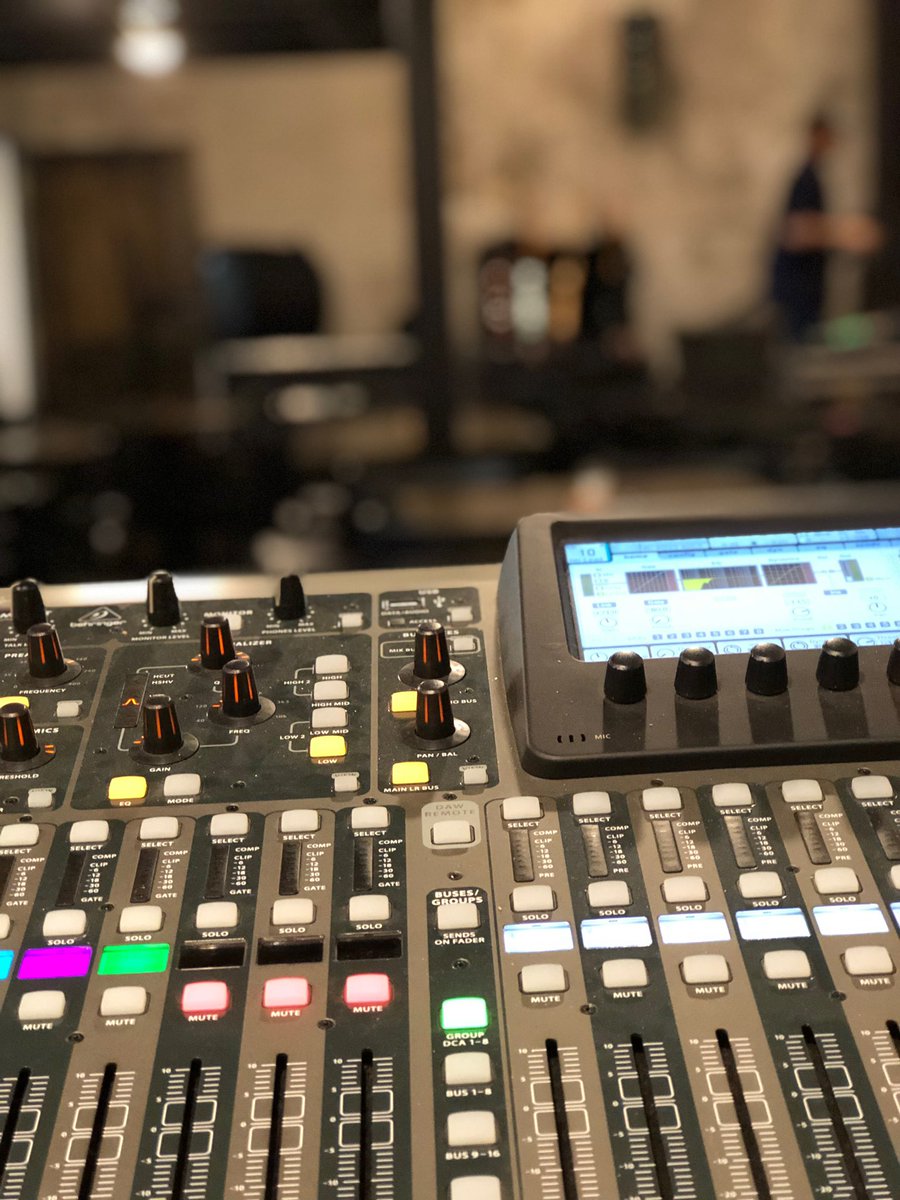 4StarBrenham's tweet photo. Gearing up for the weekend! 
FRI: @maxstalling &amp; #heatherstalling + My One &amp; Only (tickets still available) 
SAT: Sweet Nickole Acoustic (NO COVER)
SUN: Weekend Wind Down with Aaron Loesch 
#visitbrenham #brenham #4starconcerthall #livemusic #FridayVibes https://t.co/P3f49IMFdr