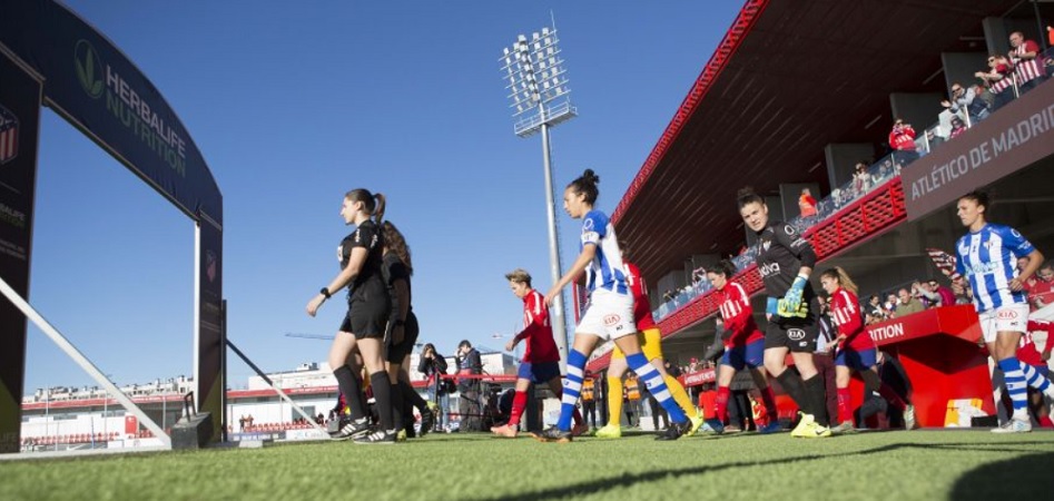 LockerRoom_MX's tweet photo. De campo a campo: de la posible huelga del fútbol femenino a los derechos de TV de la Champions en España https://t.co/DlcMffR7Nm https://t.co/grmNR98IES