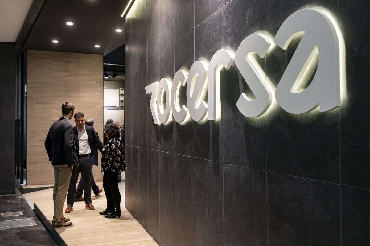 rocersa_es's tweet photo. ¡Último día en #cevisama20!
Todavía puedes pasarte y ver las novedades en porcelánico , revestimiento y DDS. 📍N2-P3-B37
#Rocersa #tiletrends #newconcept #NextCeramicGeneration https://t.co/SAeaMKF2PI
