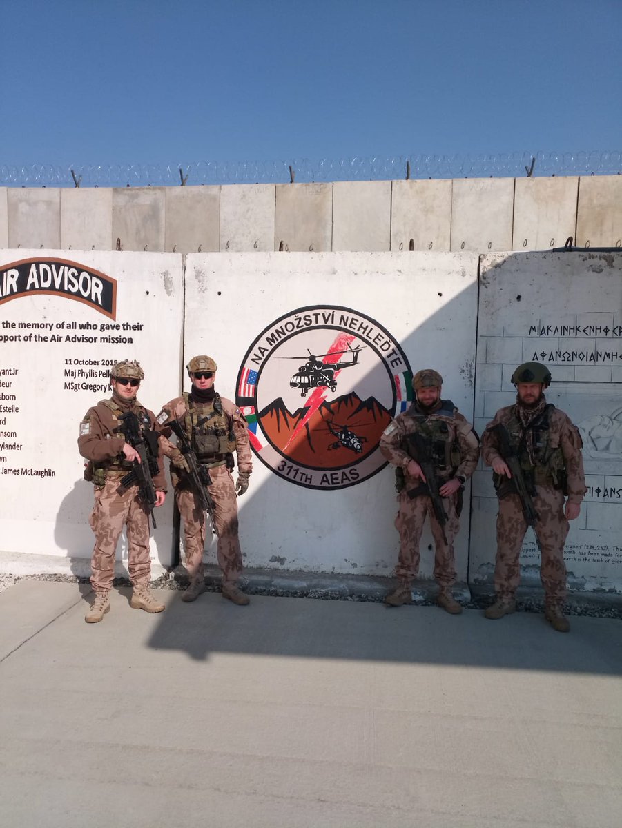 ObranaTweetuje's tweet image. Pět let chránila jednotka „Strážných andělů“ lektory budoucích pilotů a techniků vzdušných sil afghánské armády. Poslední Guardian Angels tvořilo 21 vojáků – např. #22zVL, #31prchbo, #71mpr či #Hradnistráž. Po půl roce se z #mise @ResoluteSupport na základně v Kábulu vrátili domů