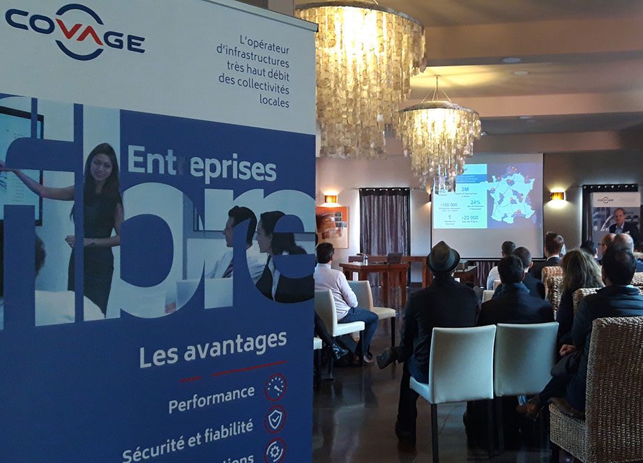 Covage_News's tweet photo. 🚌 Déjà plus de la moitié du chemin parcouru pour le FIBER TOUR 2020 ! Étape 7 à Montpellier ✅

Merci à Laurent GRAS , Directeur de l'Aménagement Numérique Territorial au Conseil Départemental de l'Hérault (@Heraultinfos), et à tous nos partenaires présents. #fibre #fibertour https://t.co/eJRCjxA4Jq