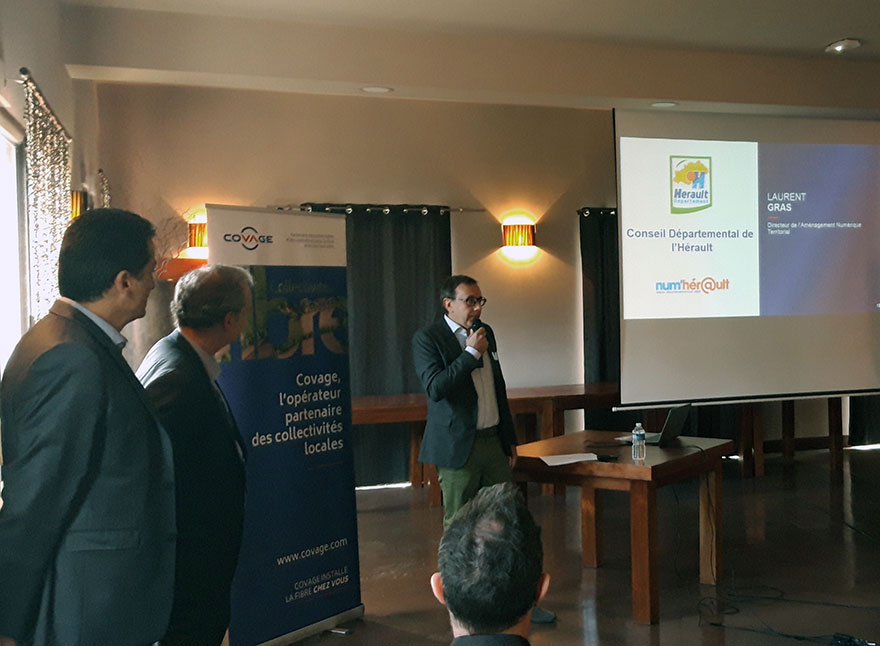 Covage_News's tweet photo. 🚌 Déjà plus de la moitié du chemin parcouru pour le FIBER TOUR 2020 ! Étape 7 à Montpellier ✅

Merci à Laurent GRAS , Directeur de l'Aménagement Numérique Territorial au Conseil Départemental de l'Hérault (@Heraultinfos), et à tous nos partenaires présents. #fibre #fibertour https://t.co/eJRCjxA4Jq