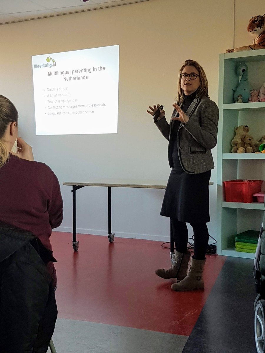bsmerkelbach's tweet photo. Multilingual Parenting: Anna de Graaf @BilingMattersNL sprak hierover op onze bijeenkomst voor ouders die hun kind meertalig opvoeden. Een mooie opkomst van ouders van #Partou #Merkelbachschool #Villafleur waar informatie, tips en adviezen succesvol uitgewisseld werden. https://t.co/1QtWawr71u