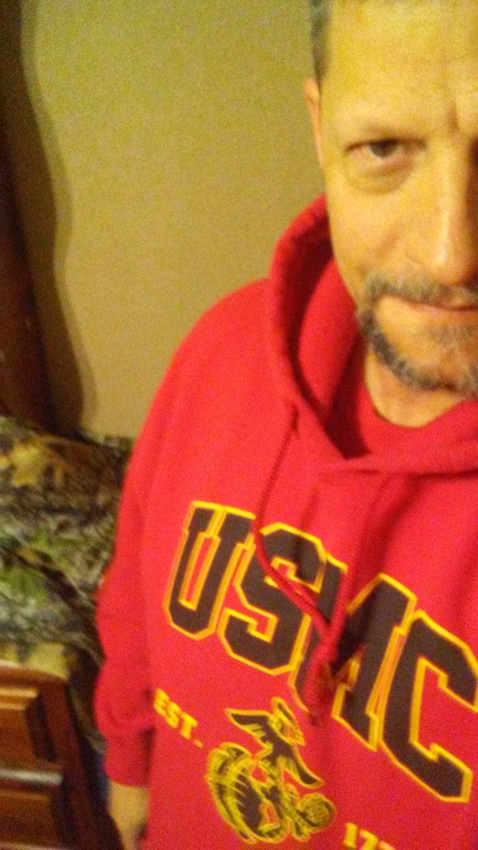 DeanWil89161178's tweet photo. Wear red on Friday. Show your support for the troops overseas by wearing red today.
#redonfriday #military https://t.co/h76Q0ZUQ9Q