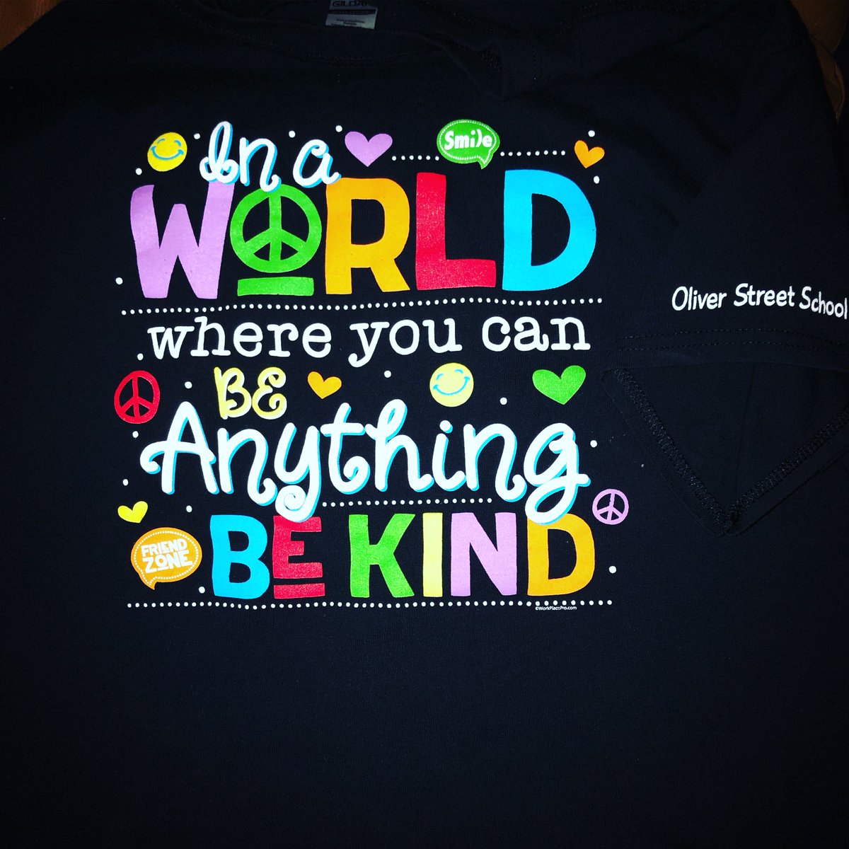 oliverStOwls's tweet photo. Happy Friday!! #bekind #makeTheWorldBetter  #oliverPride @NPSvoices @CityofNewarkNJ https://t.co/QDxSPwGvVi