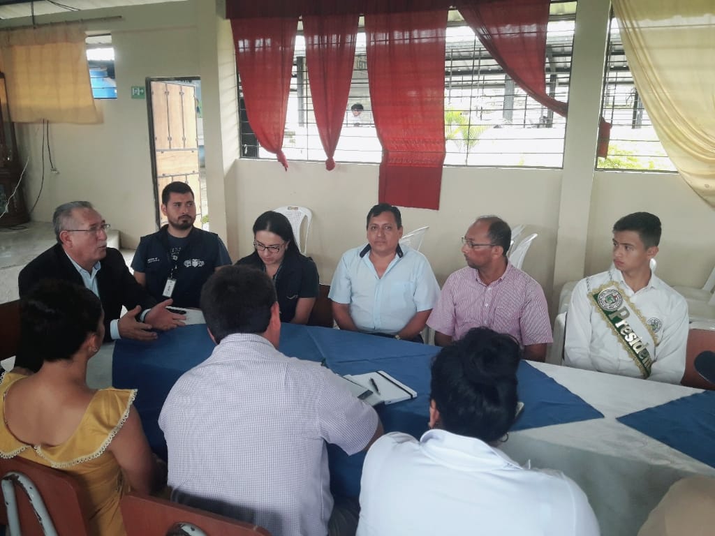 EdgarCuevaV's tweet photo. MSc.@EdgarCuevaV director de #Distrito23D02 de educación #SantoDomingo, fue parte de la #ReuniónDeTrabajo, con representantes de @gobertsachila y líderes de la Parroquia #SanJacintoDelBua. Para conocer las necesidades y buscar de manera articulada la solución a sus requerimientos https://t.co/rGChFM4IU2