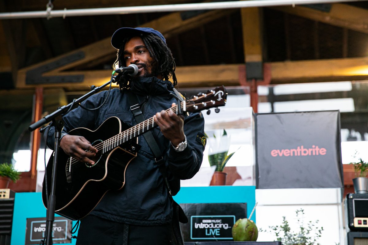 Did you catch the amazing <a href="/HakBaker/">Hak Baker</a>'s pop up performance on The Platform presented by <a href="/eventbrite/">Eventbrite</a>?

By the end of the set, his hazy day jams and coconut tipple had us dreaming of summer 🎵🍹