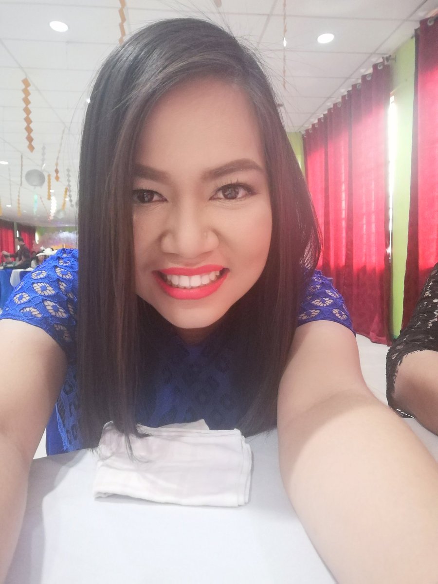KatEspiritu09's tweet photo. Lahat nang nakakakita s akin ssbhn ang payat mo na. hihi
me: kasi po diet po tlga ako...
#hellobashers https://t.co/jtyQkwtU2N