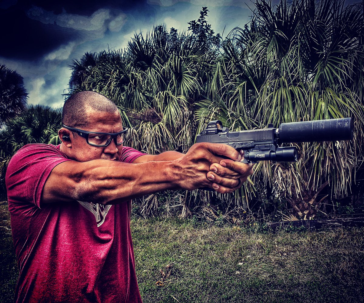 Jeff_Cotto_'s tweet photo. Heater: @glockinc 19
Slide: @unitytactical ATOM slide
Can: @silencerco Omega 9k
Torch: @surefire_llc X300
Optic: @holosunoptics
EyePro: @tacticalrx
EarPro: @grizzlyears
Ammo: @allegiance_ammo
#BatDefense #SilencerCo #Surefire #GrizzlyEars #HolosunOptics #SilencerCoOmega9k https://t.co/q8Ljl6xfuS