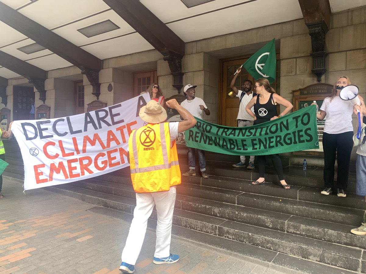 I will protest today in Johannesburg South Africa <a href="/xrebellionza/">xrebellionza</a> #ClimateEmergency #ClimateActionNow <a href="/RiseupMovement1/">The Rise Up Movement South Africa</a> @vanessa_vash @TheRiseUpMovem1 @rise_togo @TheRiseUpKenya @NigeriaRise <a href="/raeesahnm/">RAE</a>