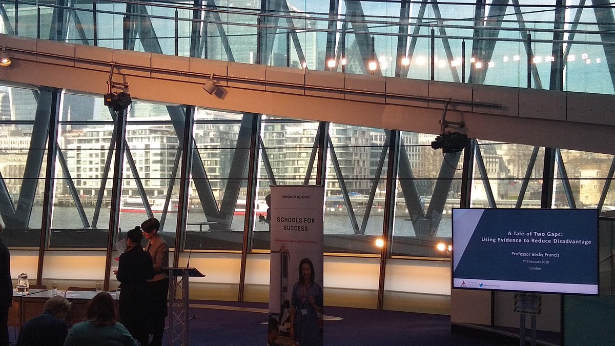 LanguageDebates's tweet image. Happy to hear from the ever-sensible and enlightening @BeckyFrancis7 at #LondonED on using evidence to reduce disadvantage