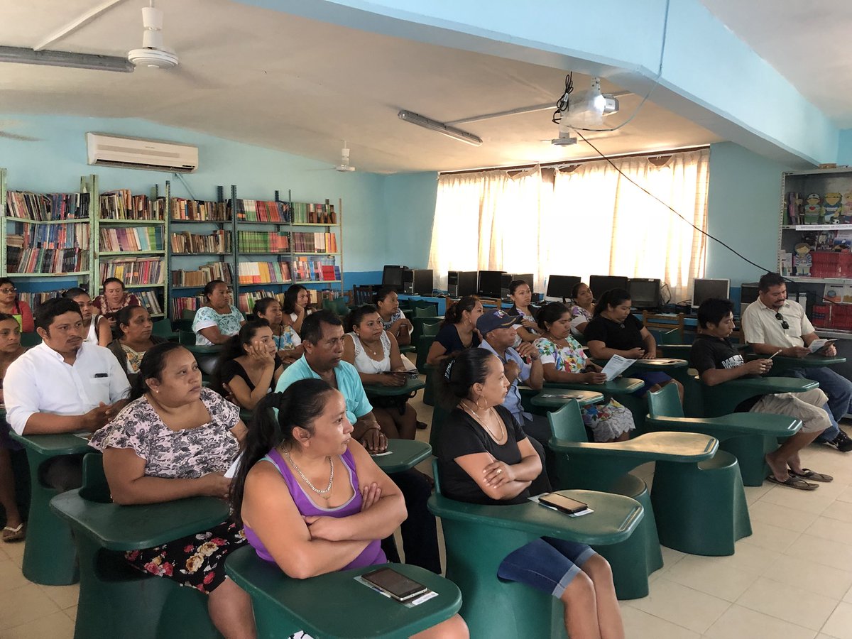 Erick28_Seglar's tweet photo. Ayer en el Mpo. de #Mayapán la UEPSE acercando servicios y el taller de inclusión e igualdad impartido por #CEPREDY a consejos escolares. https://t.co/pQCLiy6doH