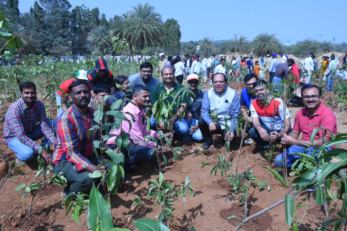 100,000 tree saplings planted. #Bangalore #HeroGreenDrive  Cumulatively 2.1 Million #trees planted since 2015 for a greener world #CSR <a href="/HeroMotoCorp/">Hero MotoCorp</a>