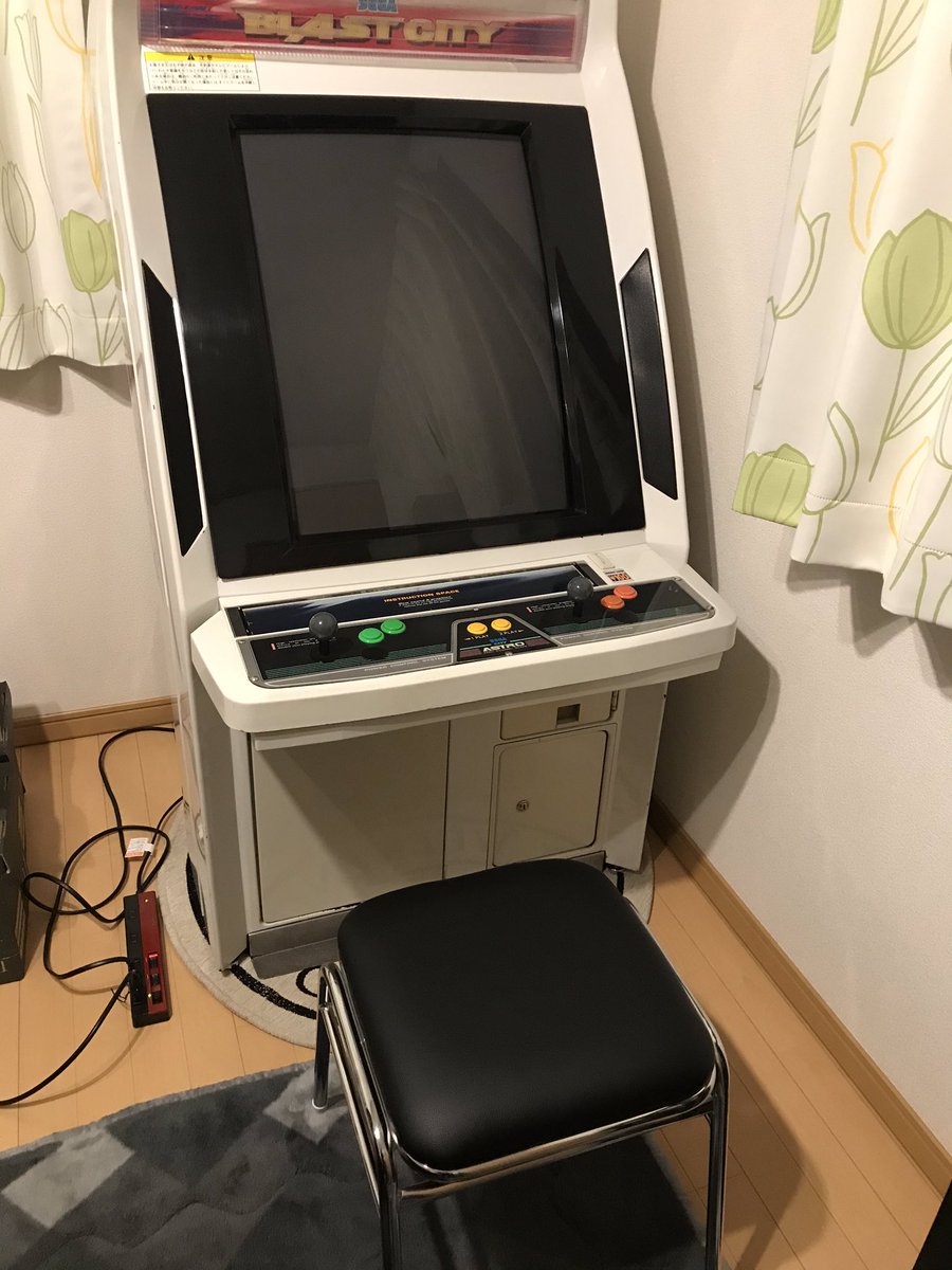 40th_usangoro's tweet image. #ゲーセン椅子 2つ注文してたのが届きました❗️高さが約42cmあって #ブラストシティ に合いそうなのと、1つ4500円+配送料1850円で安いかなと思ったので尼で購入。
でもさっき見たら7000円に値上げしてました(-_-;)
#アーケード筐体 #テーブル筐体