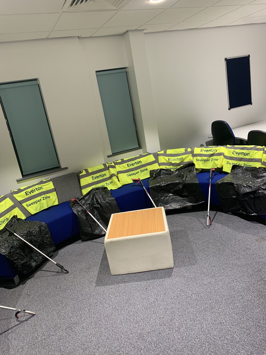 efc_bluemile's tweet photo. We're all set up for @BeaconCEPrimary and @MerPolWaltonLn today! #SweeperZone #BlueMile #EVECRY https://t.co/i2c9uPqslq