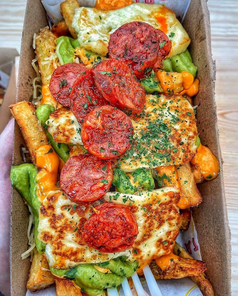 ULTIMATE CHEESY CHIPS 🧀🍟🥑 The best fries around loaded up with mature cheddar, smashed avo, halloumi and some chorizo just to top it off 🤯😍 £7.95 from <a href="/PoptataLND/">Poptata®</a> at <a href="/boxpark/">BOXPARK</a> <a href="/BoxparkCroydon/">BOXPARK CROYDON</a> <a href="/TootingMarket/">Tooting Market</a>