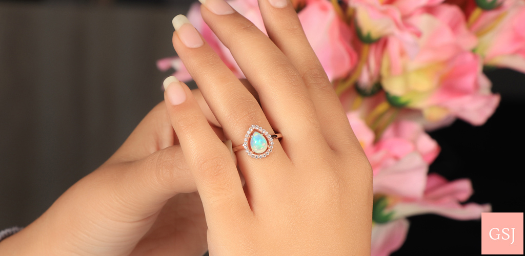Gemstone_Silver's tweet photo. Turn your Valentine's Day Gift into a cherished piece for HER 💍🎁
Shop now &amp; SAVE 20% off!!

Click on: https://t.co/lrtNsAVrOQ

#opal #opalring #valentines #gift #opaljewelry #goldring #rosegoldring #rosegold #valentinesday #GSJ #gemstonesilverjewelry #jewelryoftheday https://t.co/RasO4EfbA6